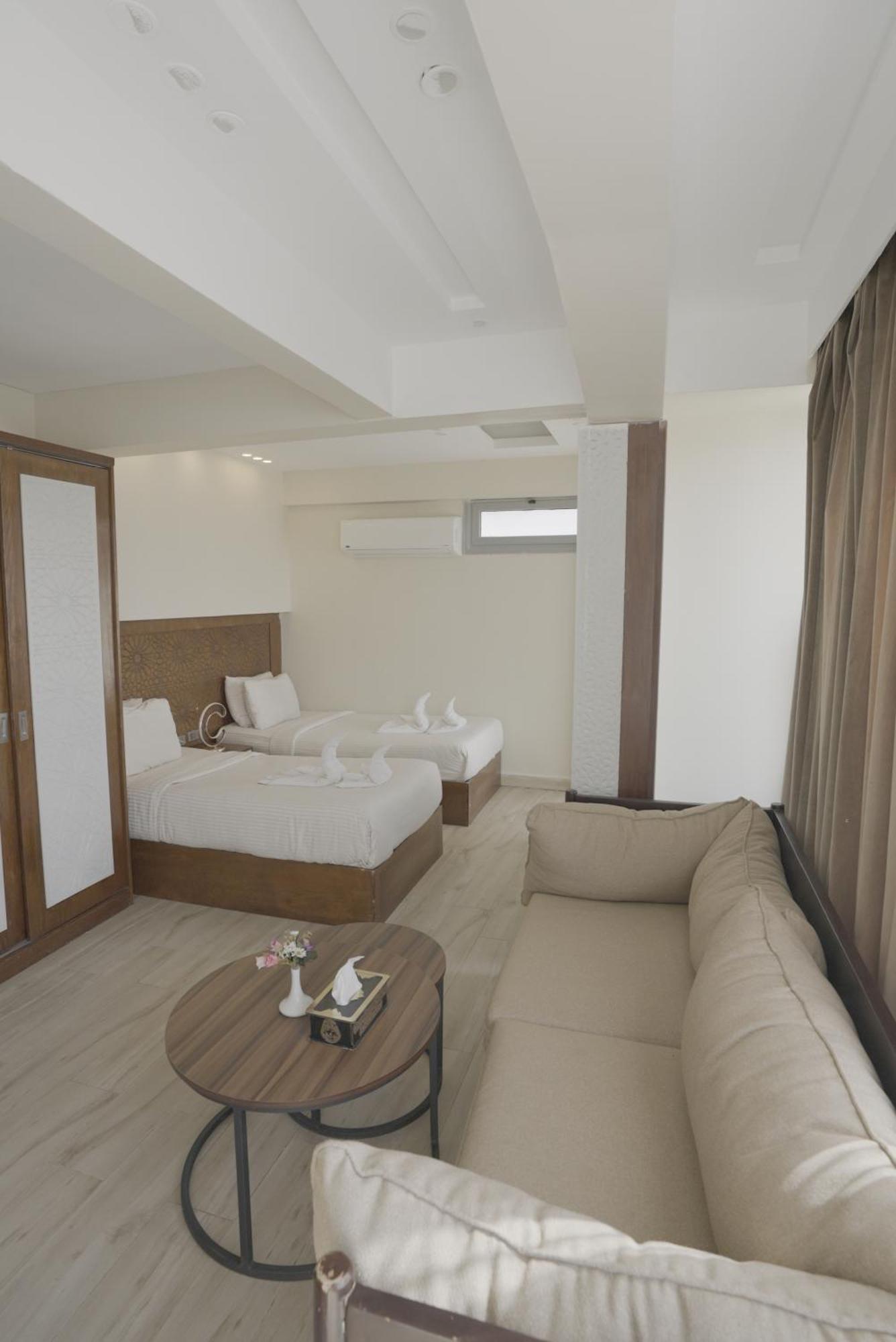 Queen Cleopatra Pyramids Hotel ไคโร ภายนอก รูปภาพ